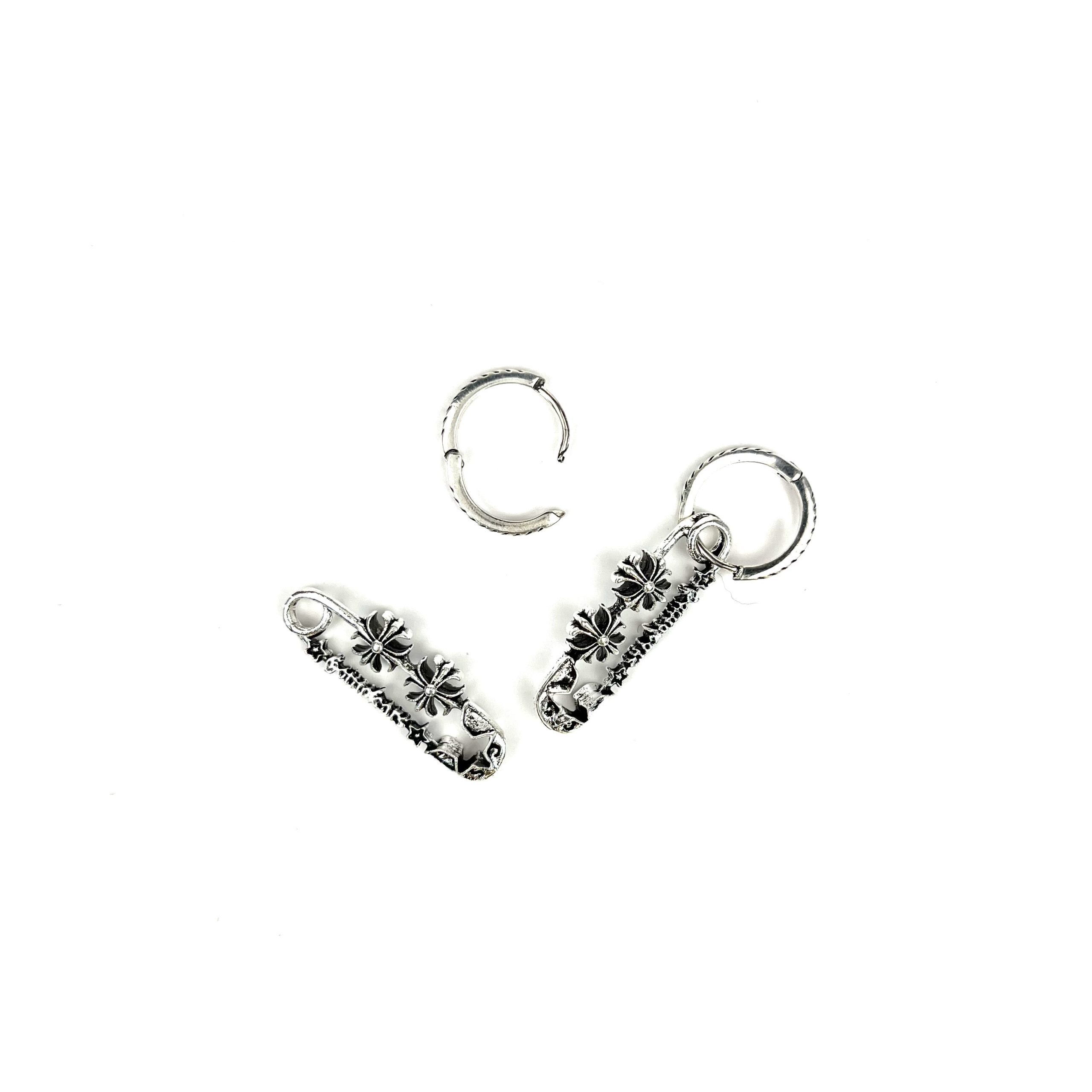 * گوشواره کروم هارتز نقرهای * گوشواره دارک با طرح صلیب * گوشواره حلقهای Chrome Hearts Style * گوشواره استریت استایل نقرهای * Chrome Hearts Style Silver Earrings